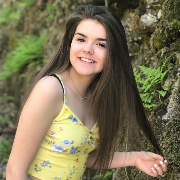 Meet your Posher, Eliza - Picture 2 of 4